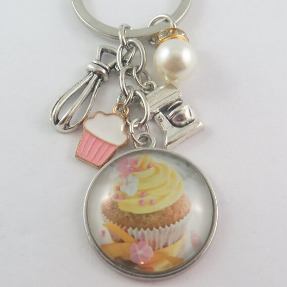Cupcake Baking Keychain – Sweet Dessert Key Ring with Mixer, Whisk, and Pearl - Picture 1 of 4